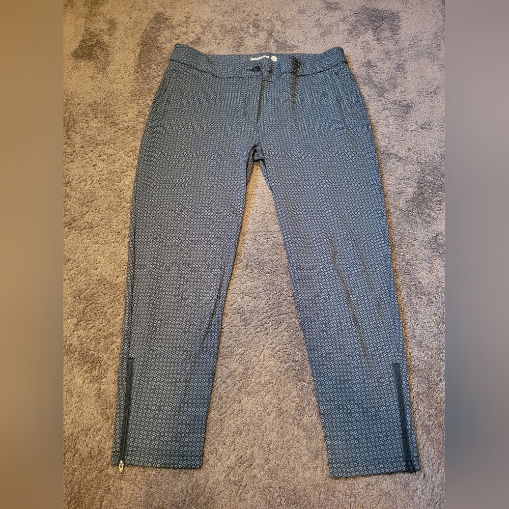 Betabrand Black & Dark Blue Geometric Skinny Pants